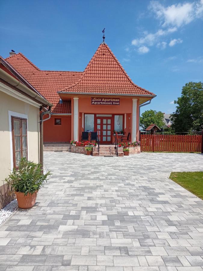 Lívia Apartman Buk Exterior foto