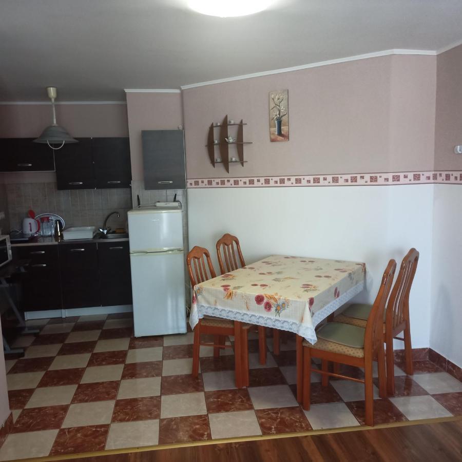 Lívia Apartman Buk Exterior foto