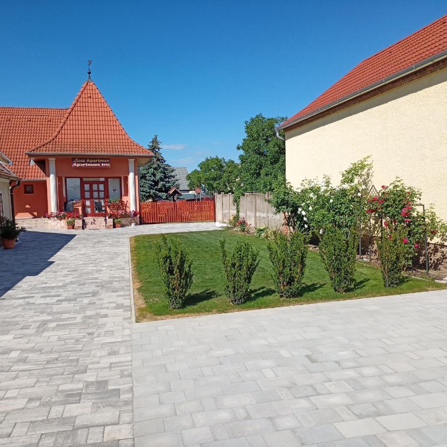 Lívia Apartman Buk Exterior foto