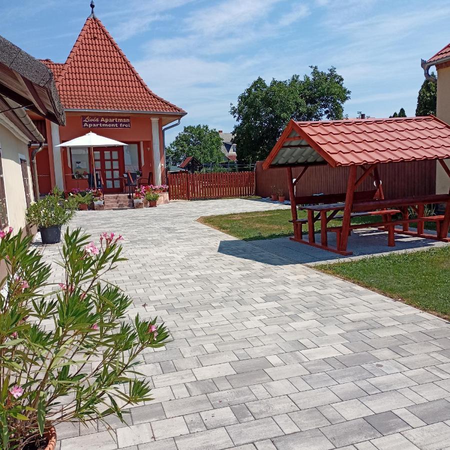 Lívia Apartman Buk Exterior foto
