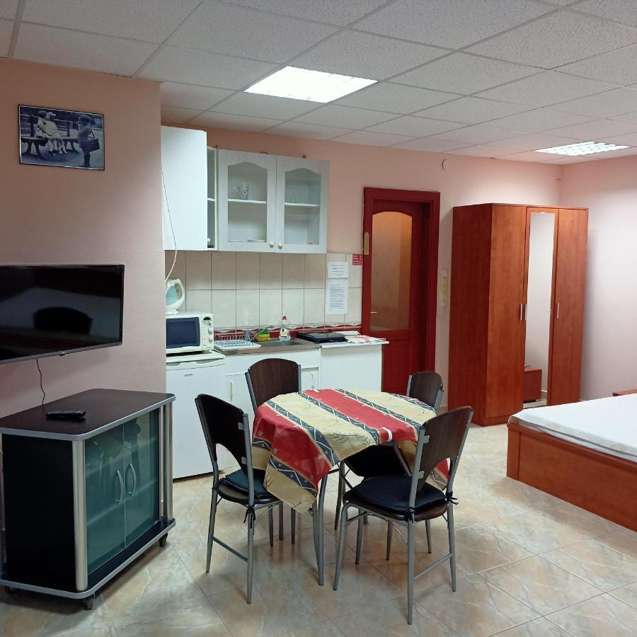 Lívia Apartman Buk Exterior foto