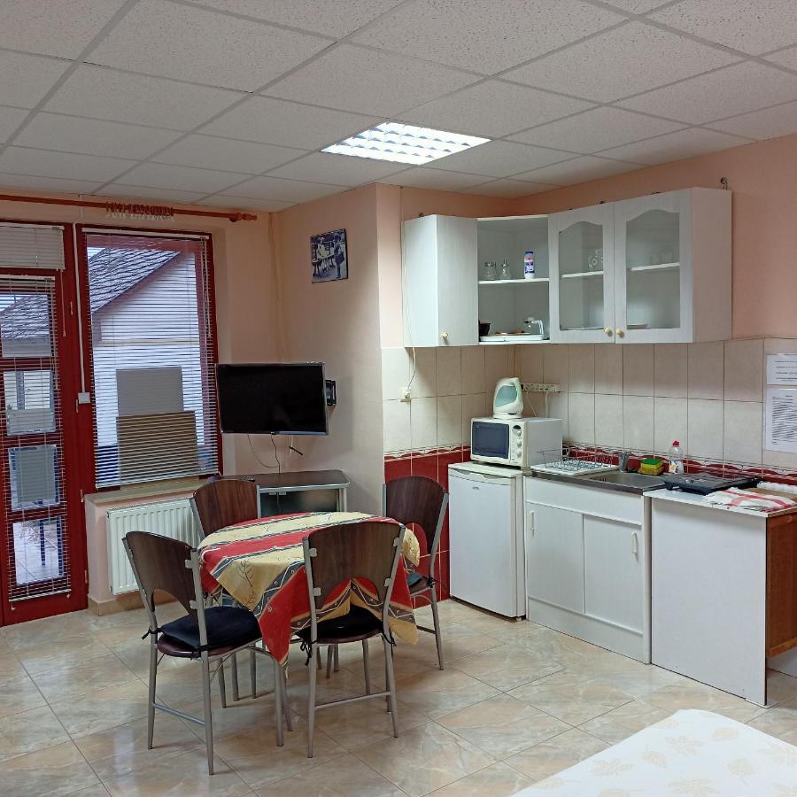 Lívia Apartman Buk Exterior foto