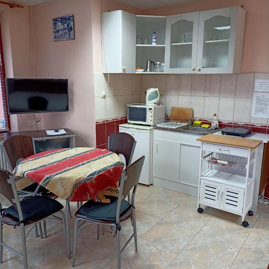 Lívia Apartman Buk Exterior foto