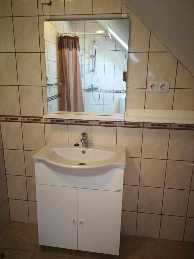 Lívia Apartman Buk Exterior foto
